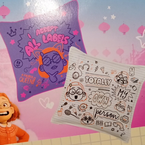 Disney Pixar Turning Red 2 Pack Squishy Pillows Cushions - 'Doodle' - Picture 9 of 9